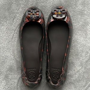 Tory Burch tortoise ballet flats.